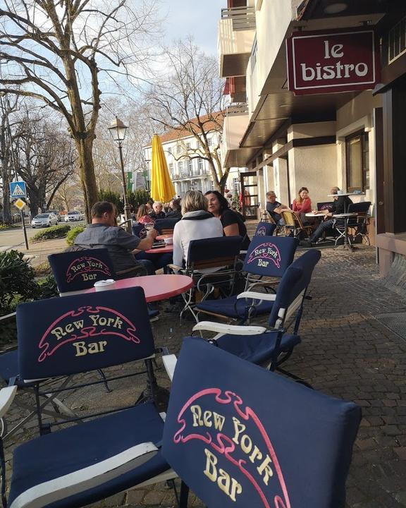 Le Bistro